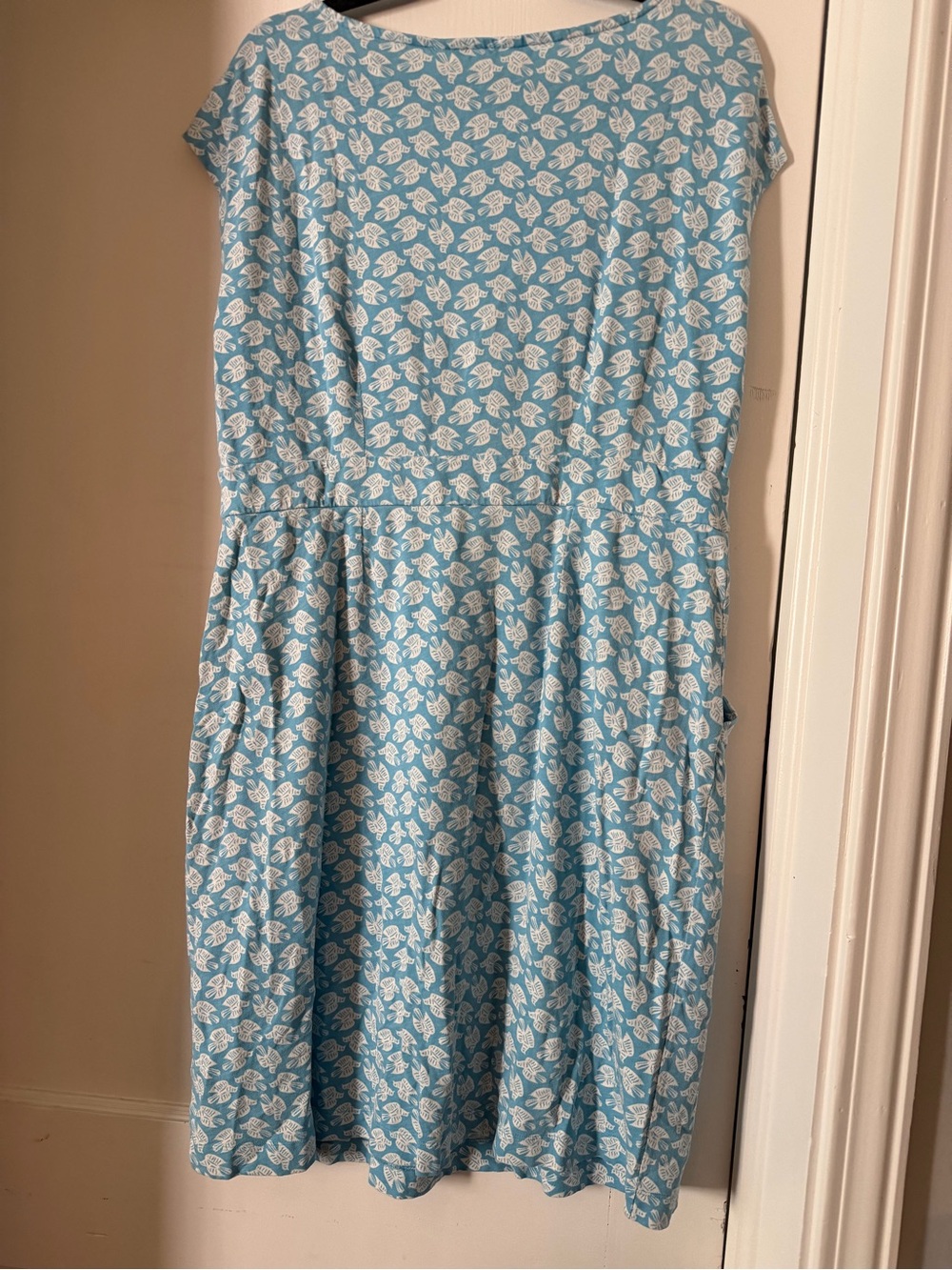 Boden Blue and White Bird Dress stretchy knit dress, casual and fun - Picture 7 of 9